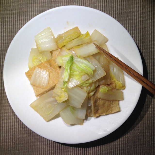 白菜炒鱼肉棒
