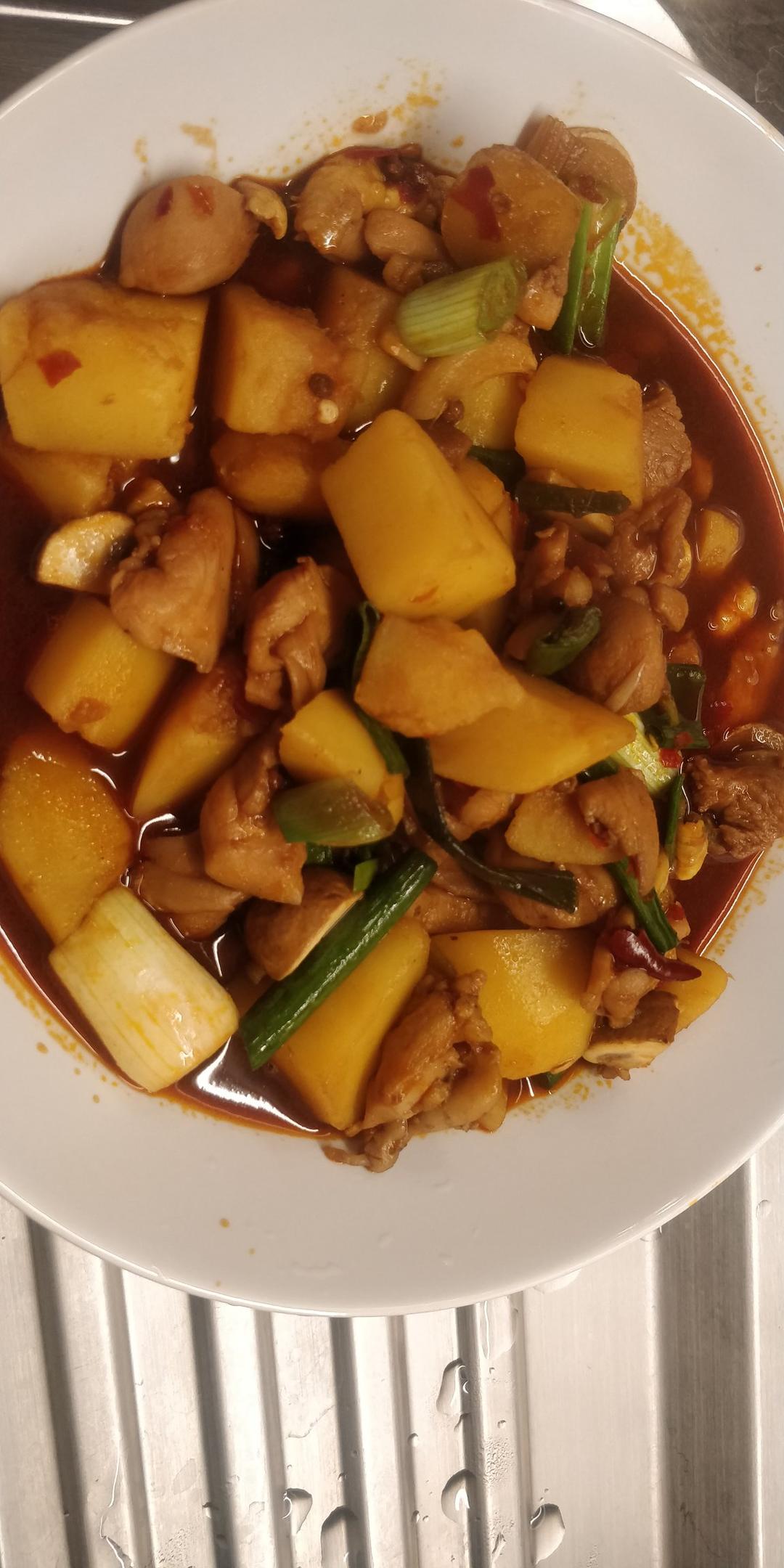 土豆烧鸡（非常下饭哦~）