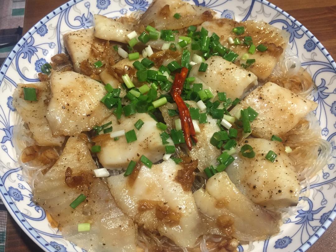超级好吃的清蒸金针菇粉丝龙利鱼