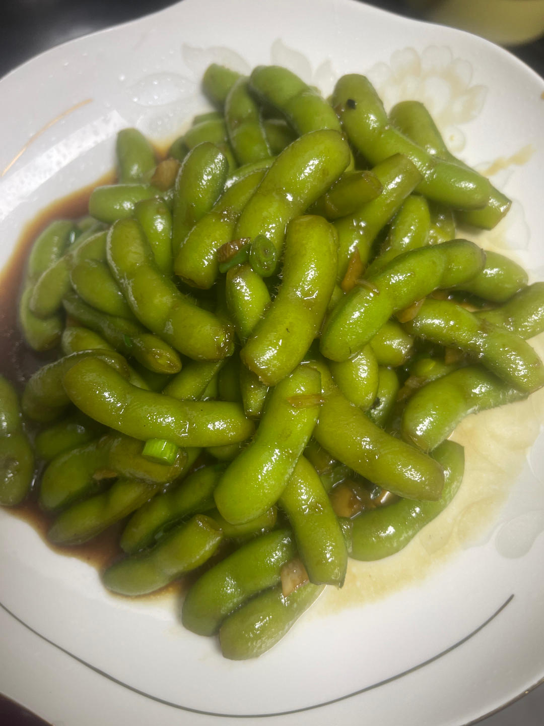 武汉夜市标配嗦毛豆