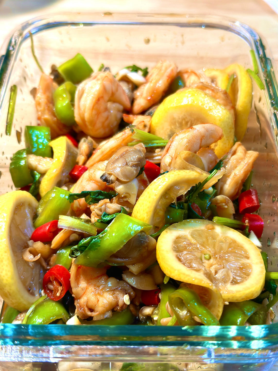 鲜嫩爽口，低脂低卡的酸辣柠檬虾，爆好吃