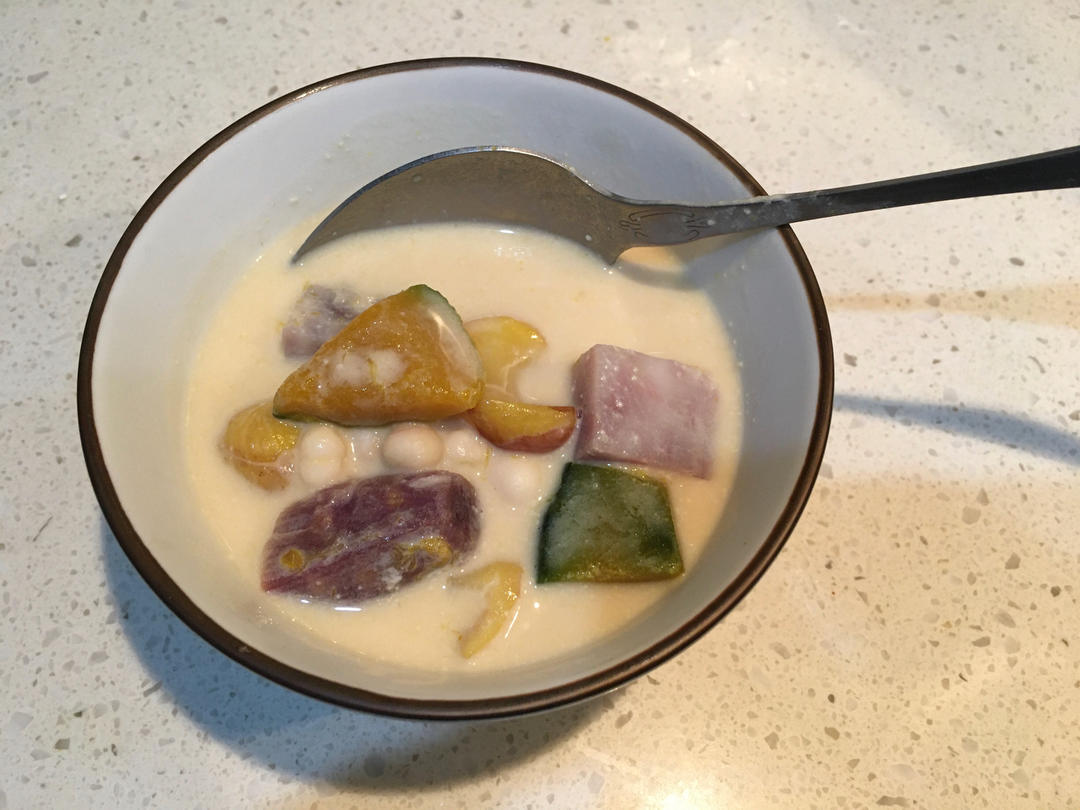 快手南瓜芋头芡实椰汁煲