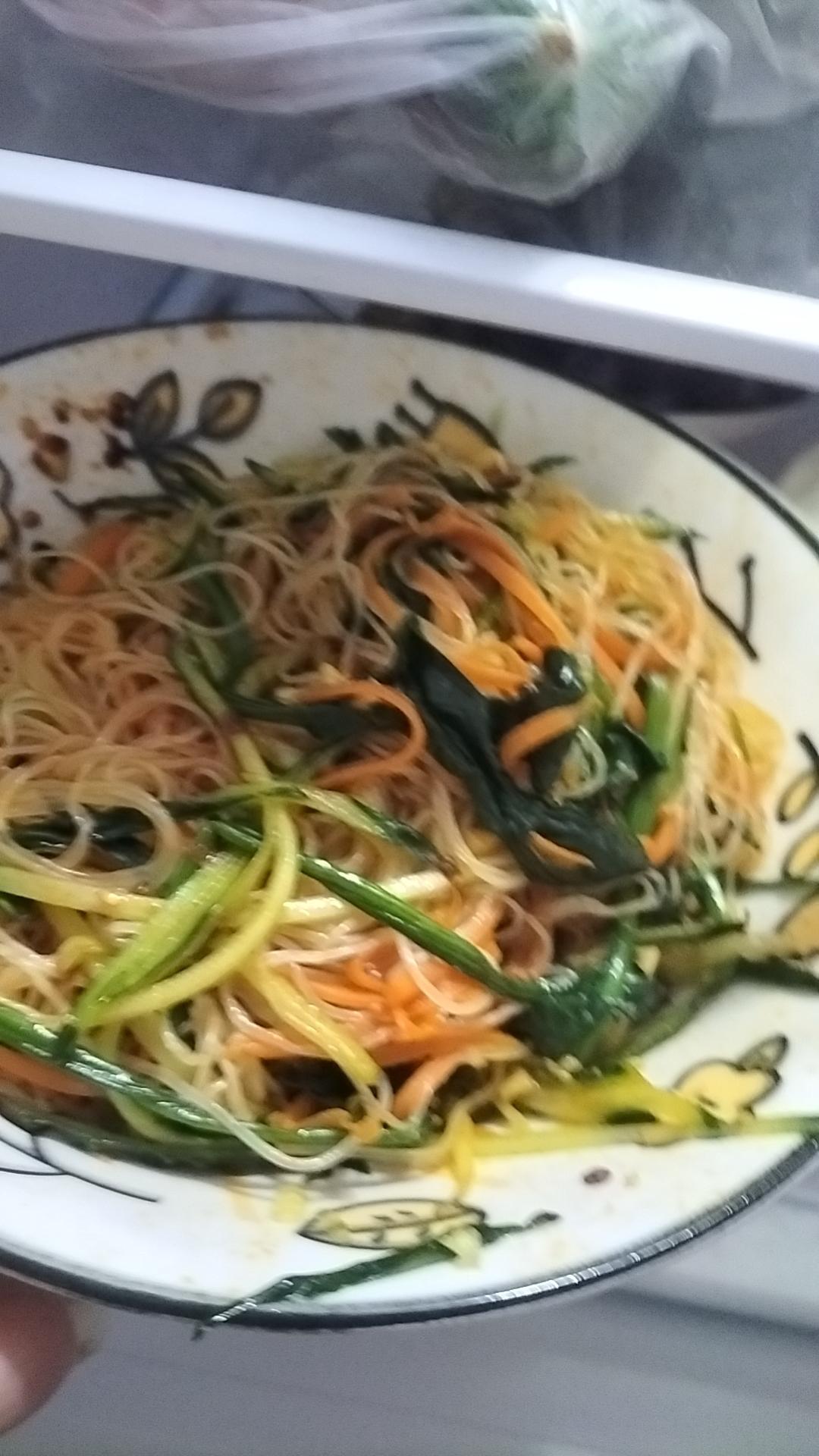 简易版凉拌粉丝