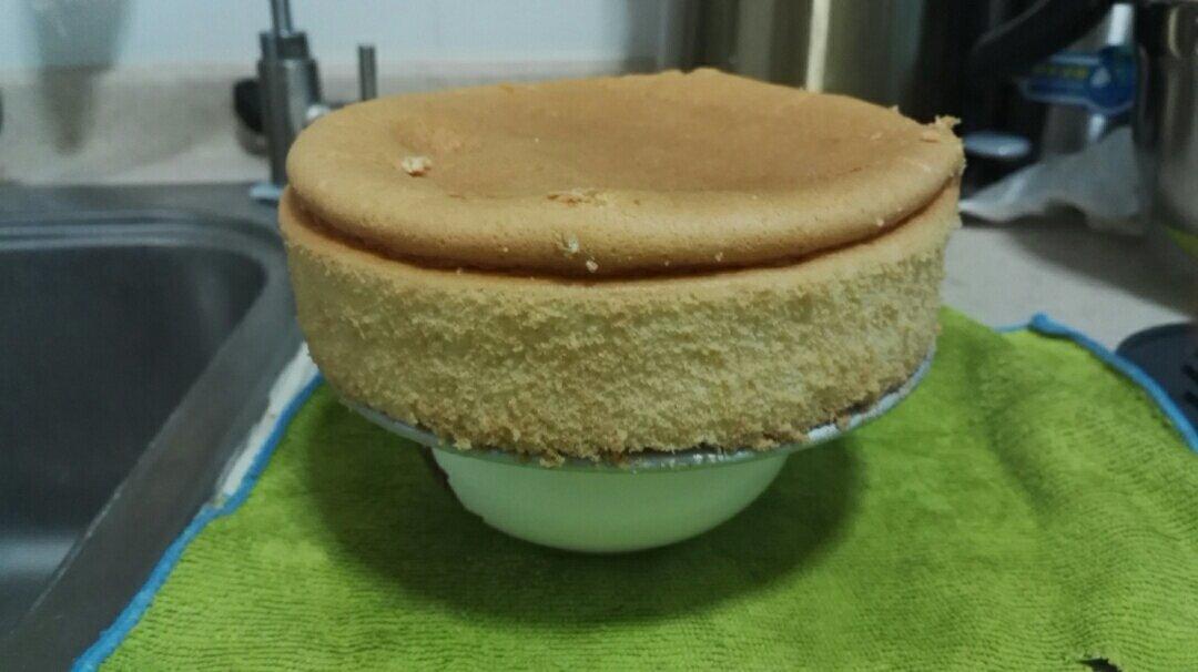 草莓奶油蛋糕/基础戚风胚，徒手脱模剖片及抹面挤花/「戚风及其衍生」烘焙视频蛋糕篇1