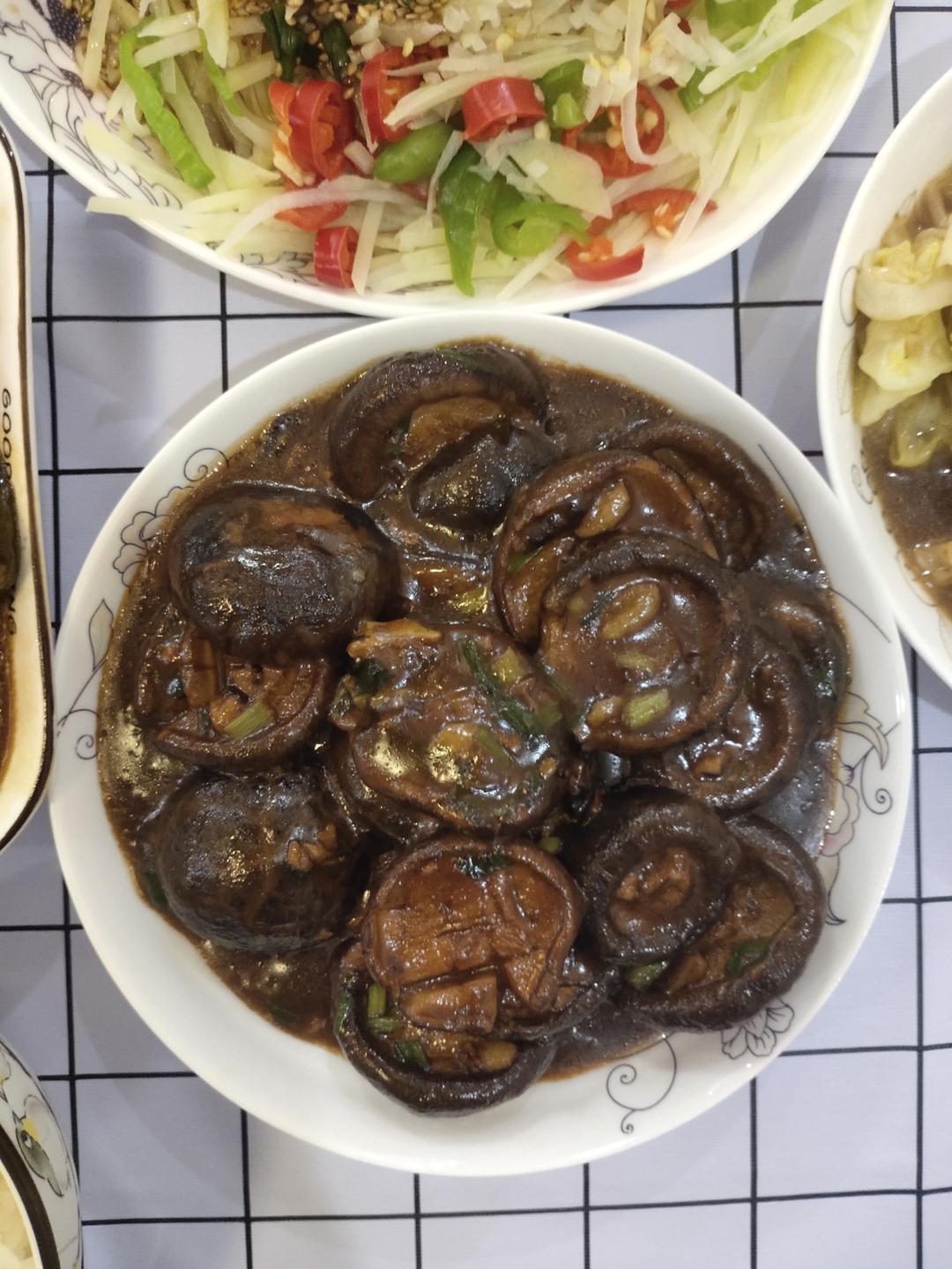 鲜嫩多汁，比鲍鱼还好吃红烧香菇