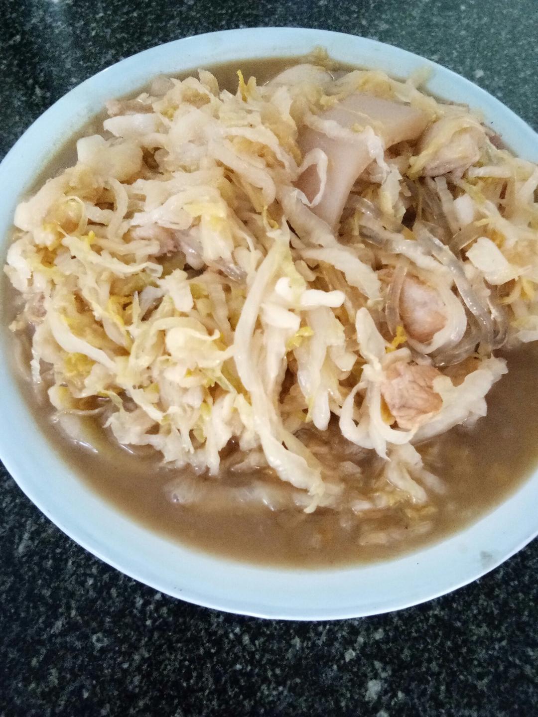 酸菜猪肉炖粉条