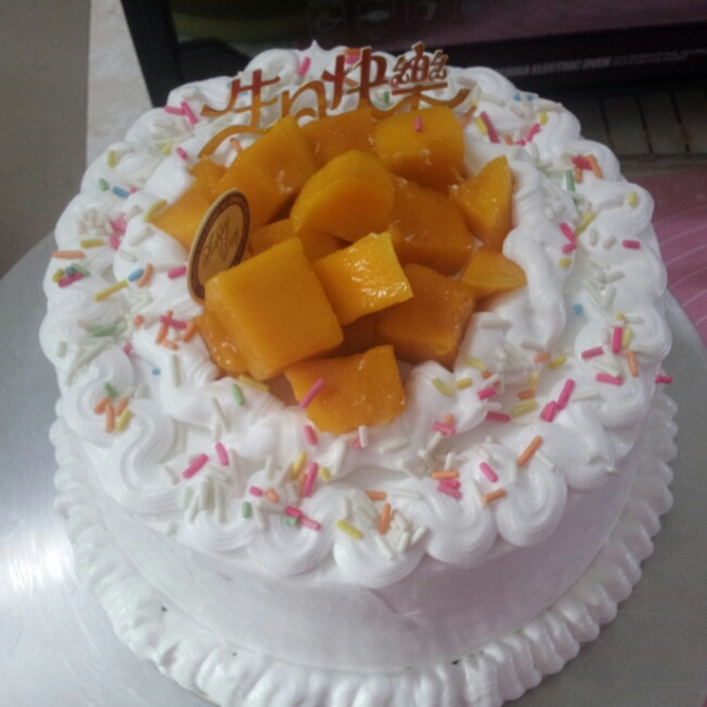 奶油水果装饰蛋糕