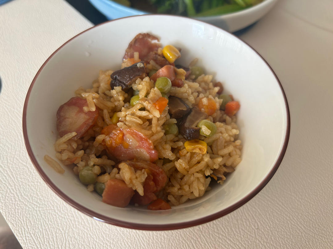 懒人必备～电饭煲腊肠焖饭