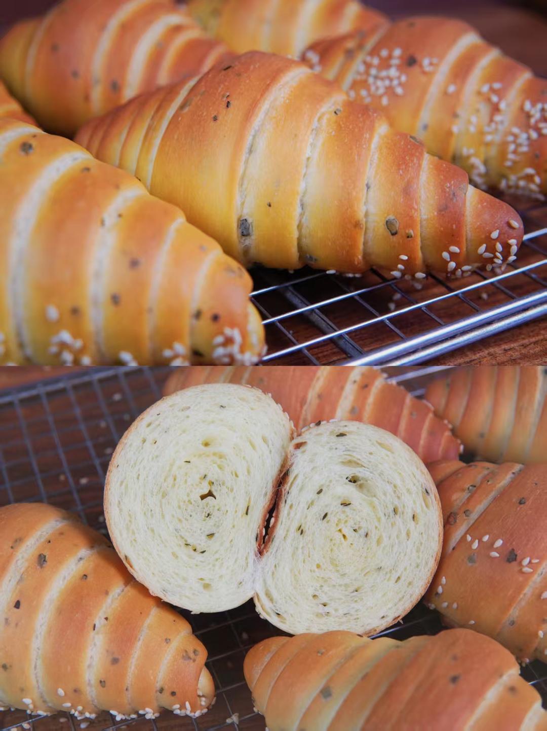 黄油+花椒叶？！这海盐卷香到离谱！🧂 咸香酥脆，根本停不下来！