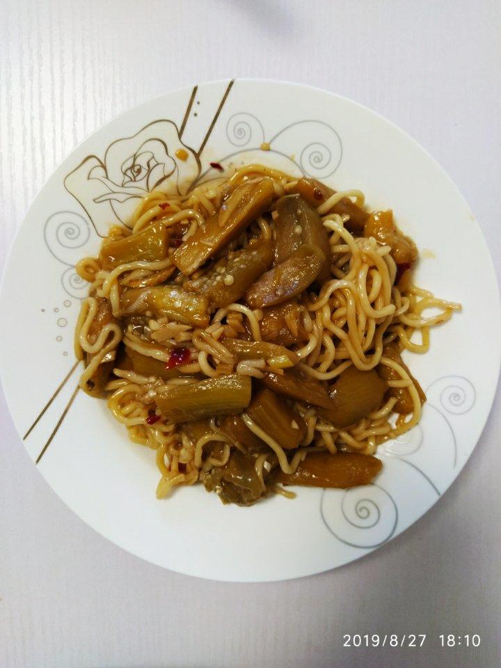 无敌好吃的【鱼香肉沫茄子焖面】，吃完舔盘🍜