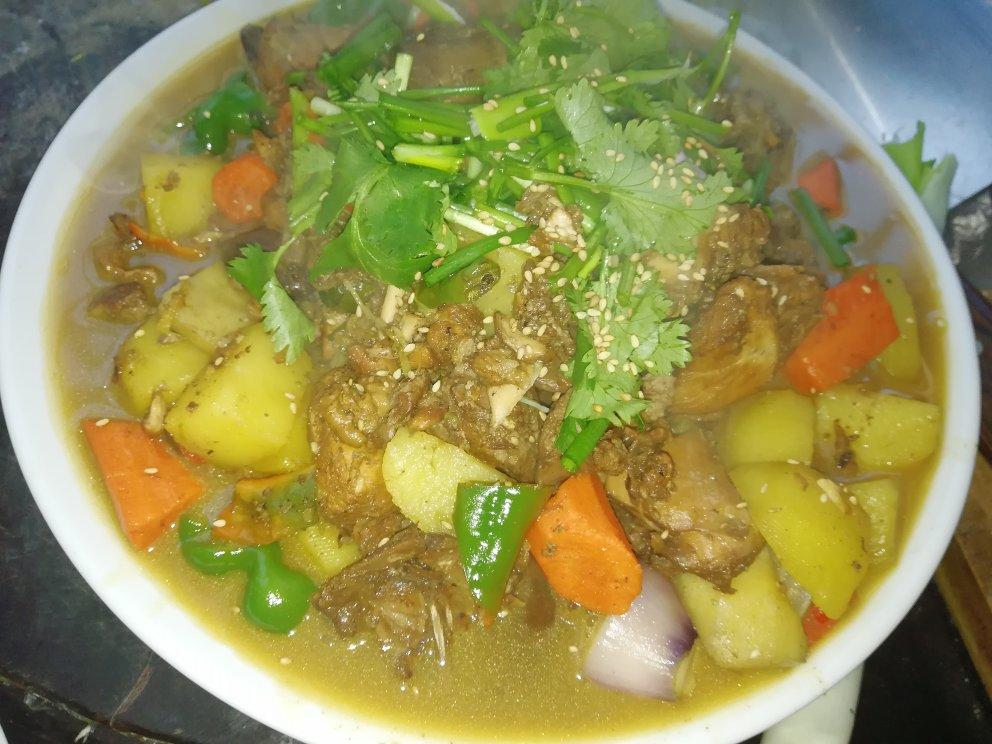 正宗新疆大盘鸡+裤带面