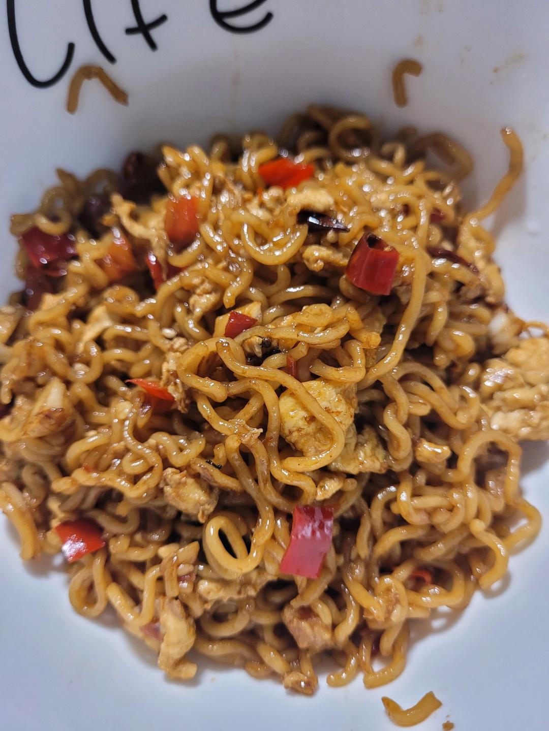 路边摊炒面🥘｜称之为夜宵杀手不过分吧🤣