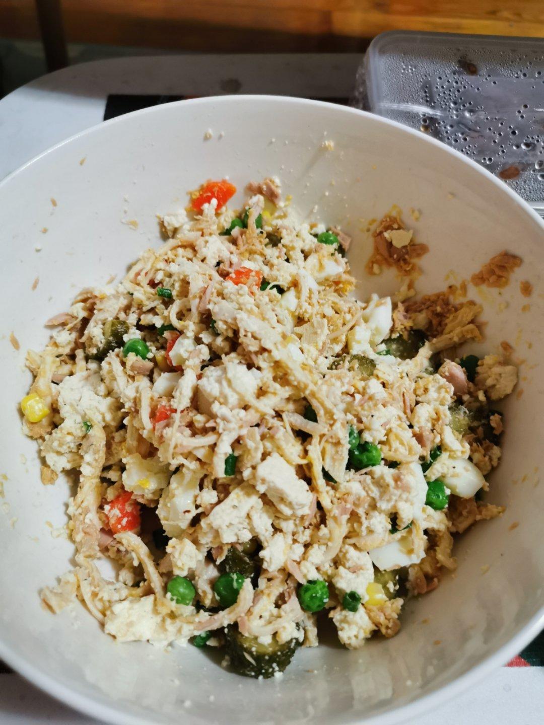 【健康三餐】金枪鱼豆腐沙拉