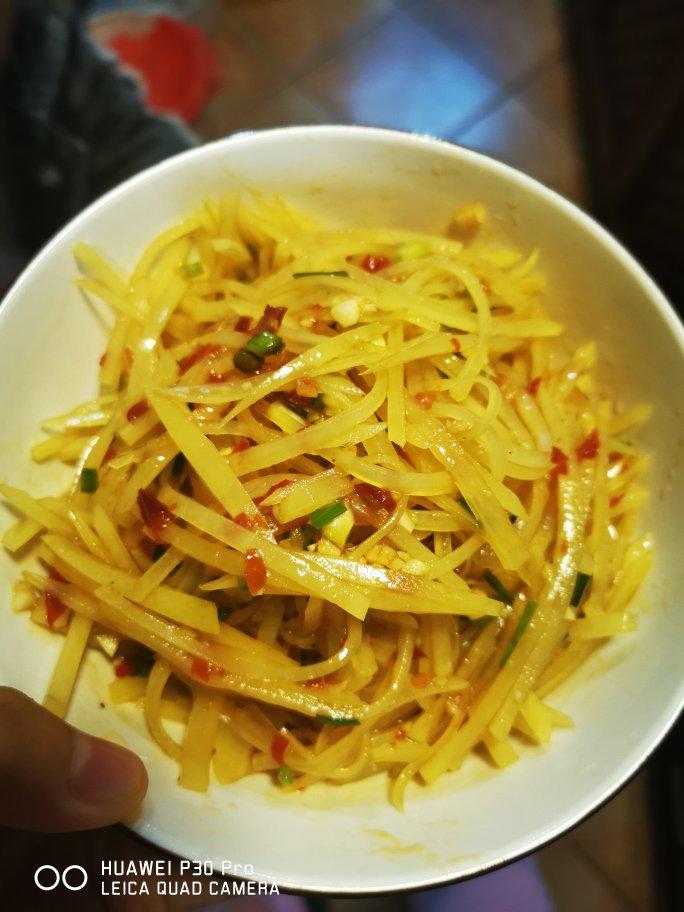 酸辣土豆丝（绝对清脆爽口，比外面卖的好吃，有诀窍！）