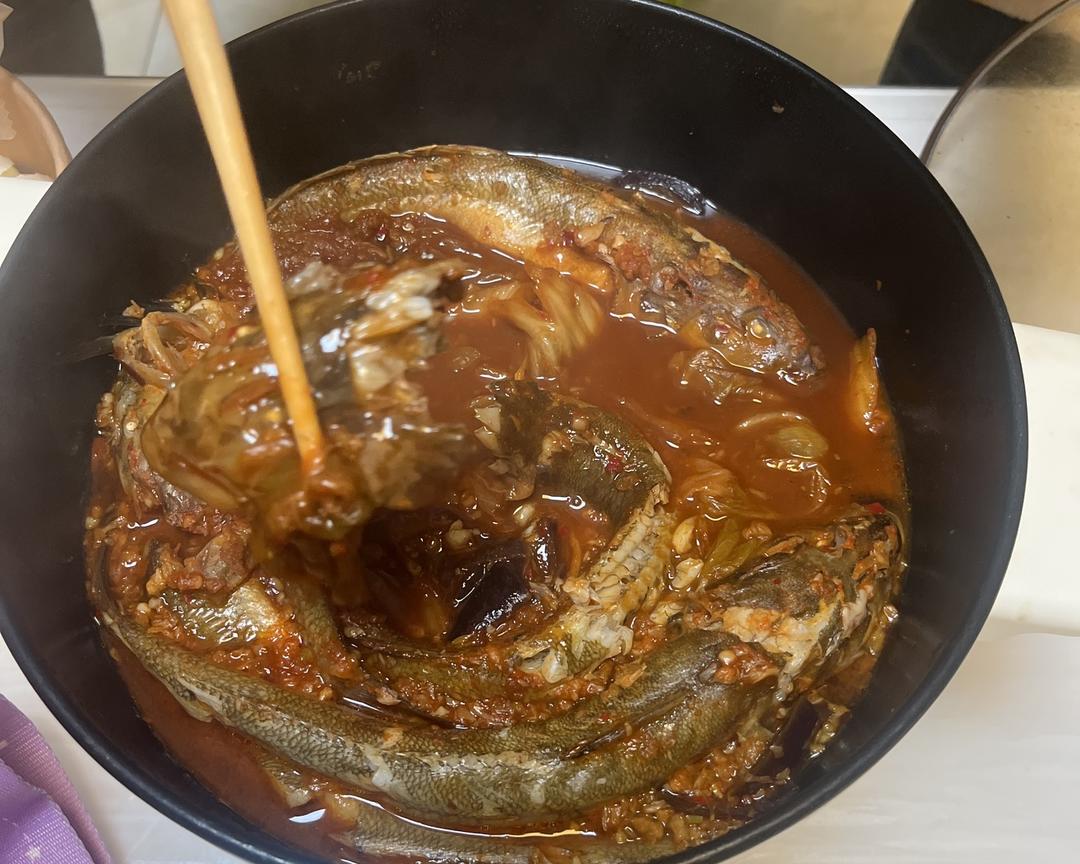 辣白菜炖鱼
