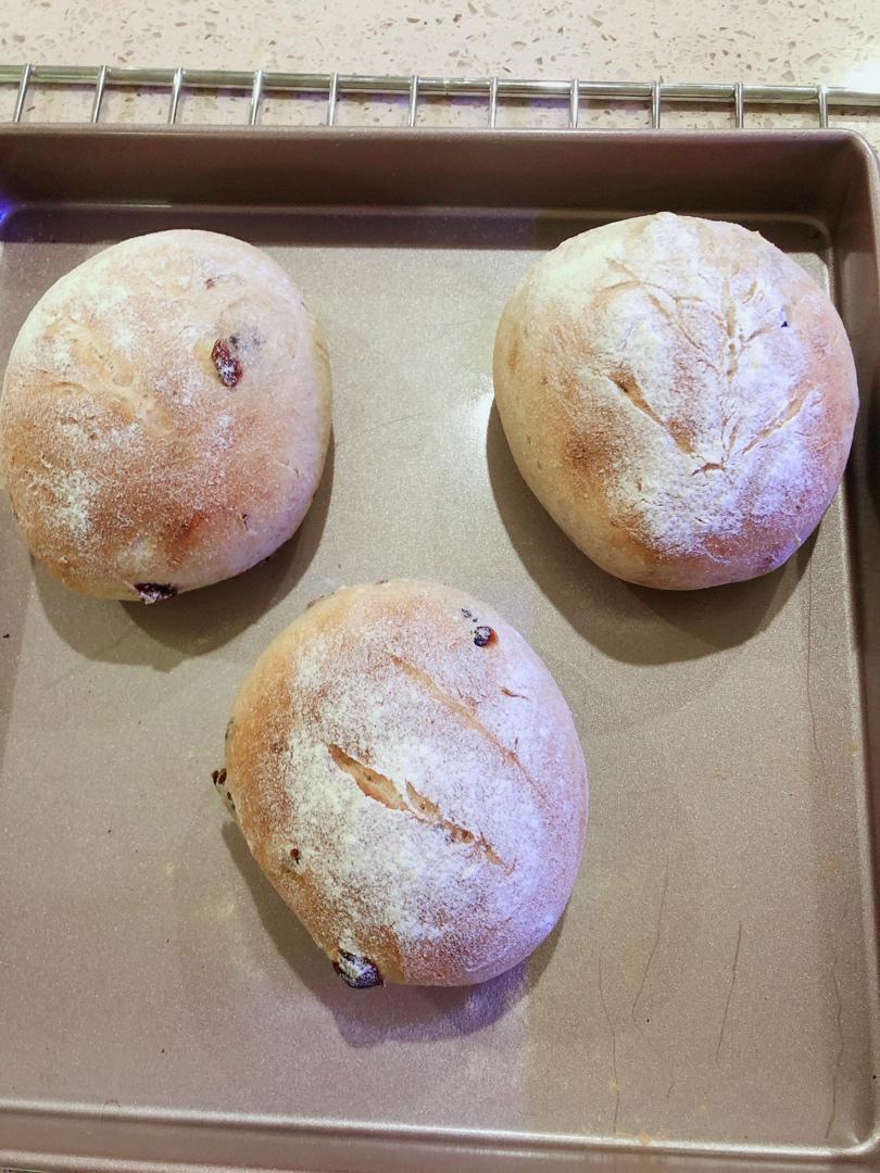 全麦蔓越莓核桃软欧包