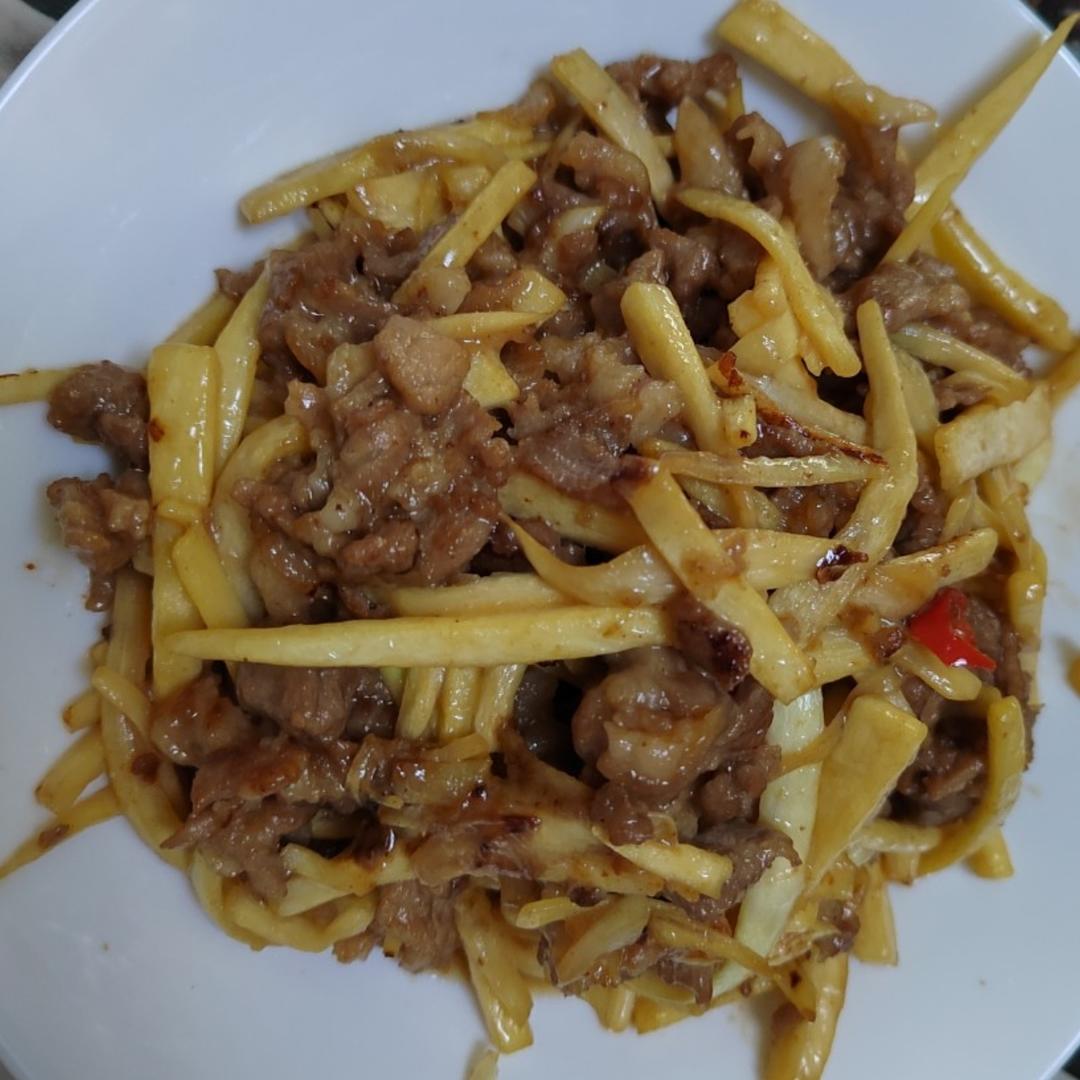 茭白这样做百吃不厌，茭白炒肉