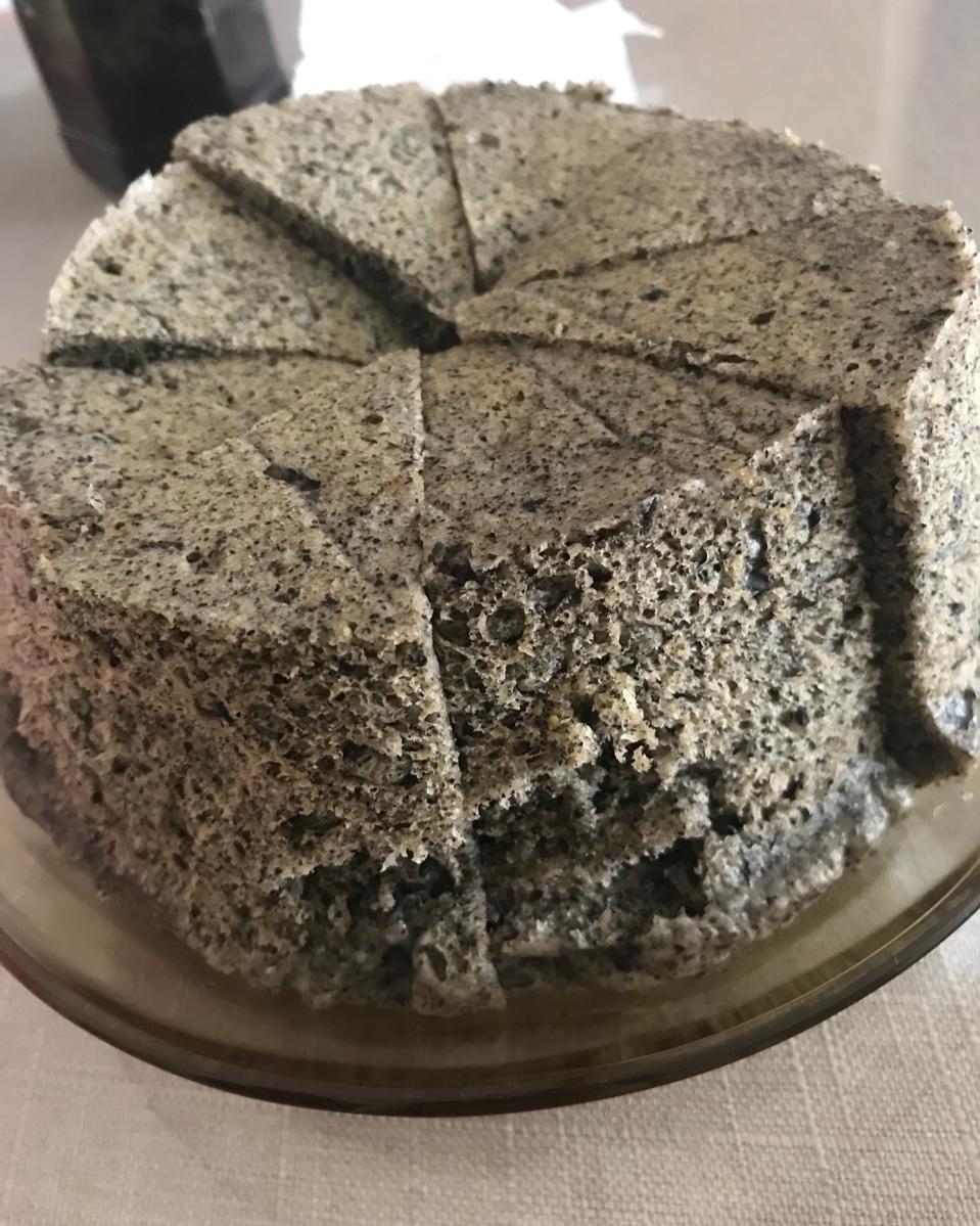 小美小久久做的奶香黑芝麻发糕