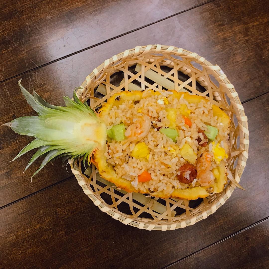 虾仁菠萝炒饭