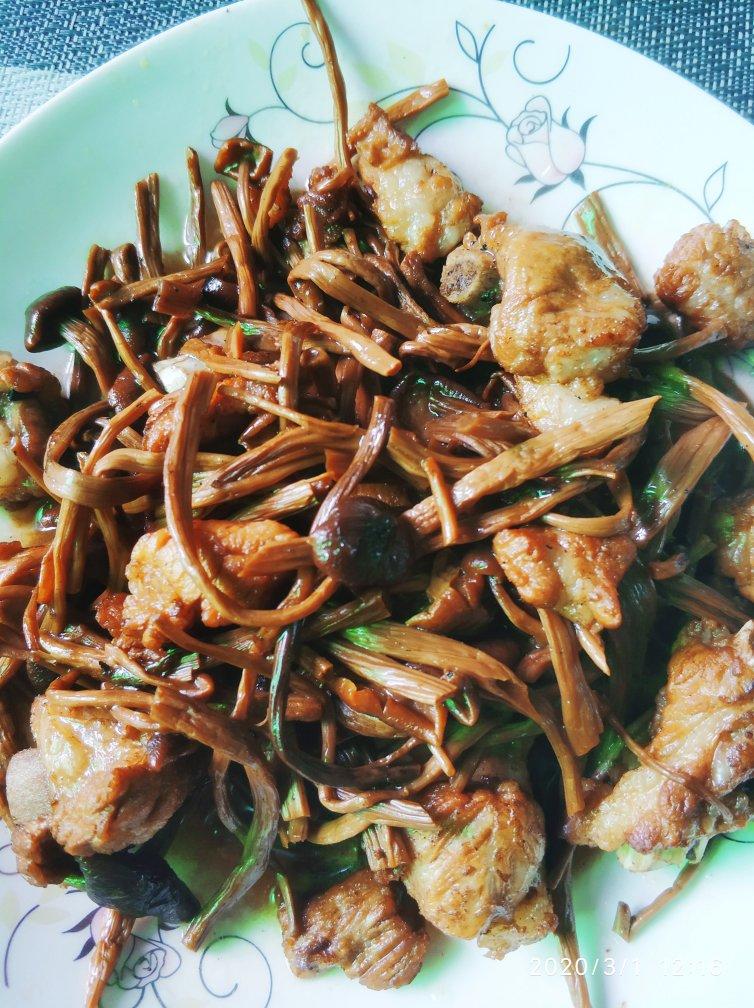 茶树菇烧排骨