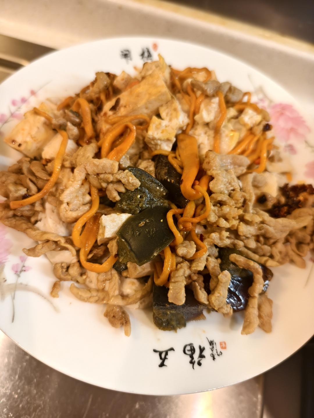 豆腐拌皮蛋
