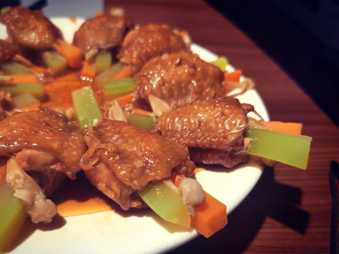 鲜蔬无骨鸡翅