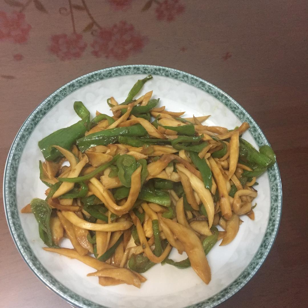 青椒素炒杏鲍菇