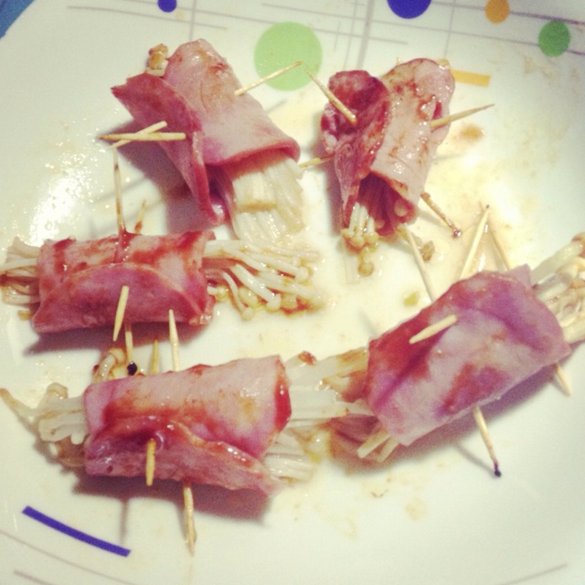 视频菜谱：金针菇培根卷