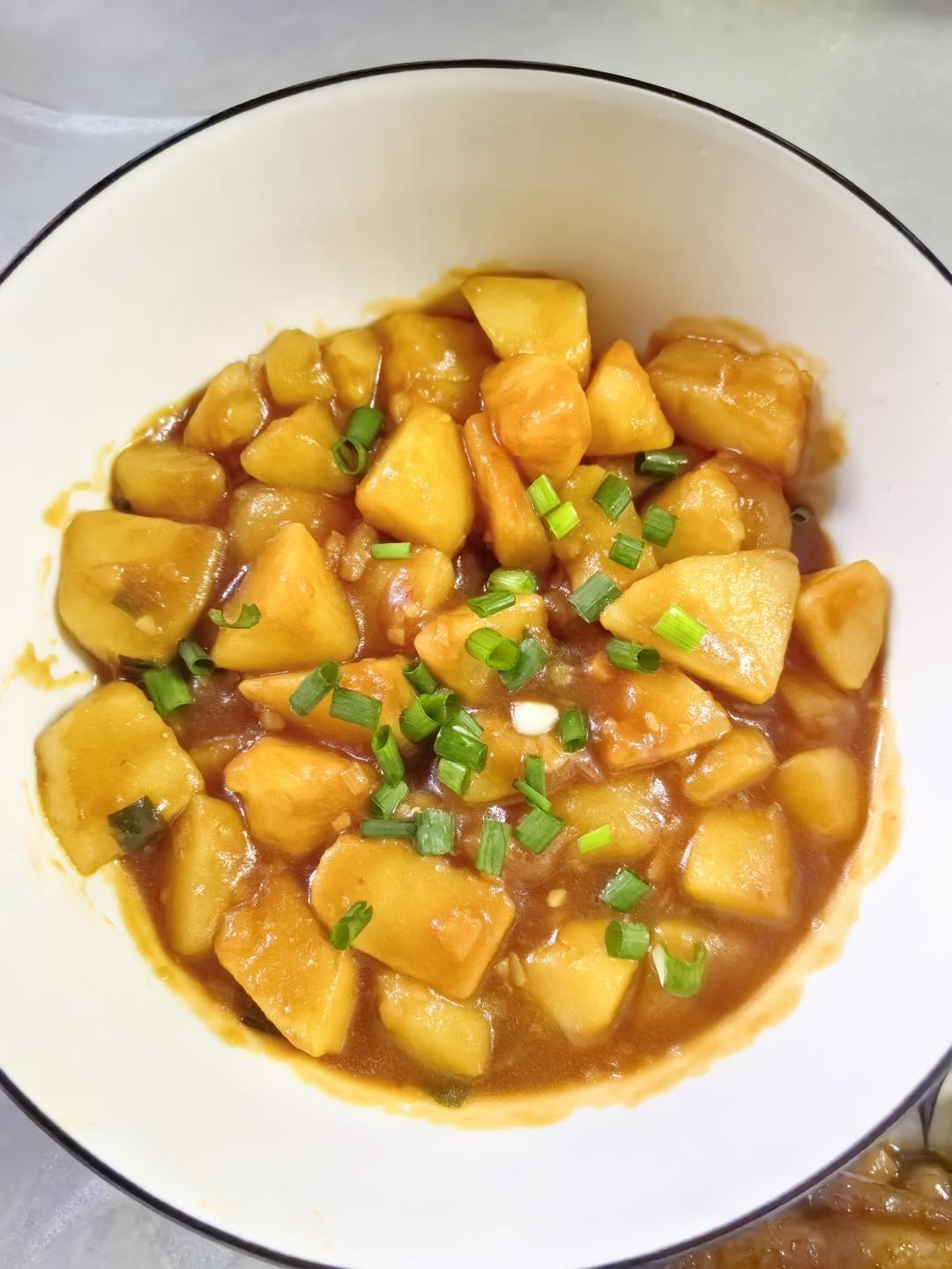 🔥巨下饭，软糯入味！比肉还好吃的红烧土豆