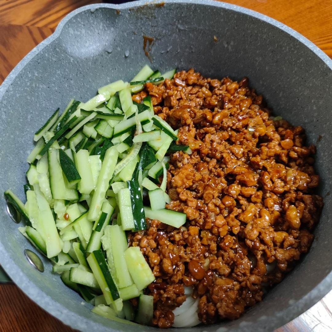 家常面~超简单又好吃的炸酱面🍜肉酱拌面