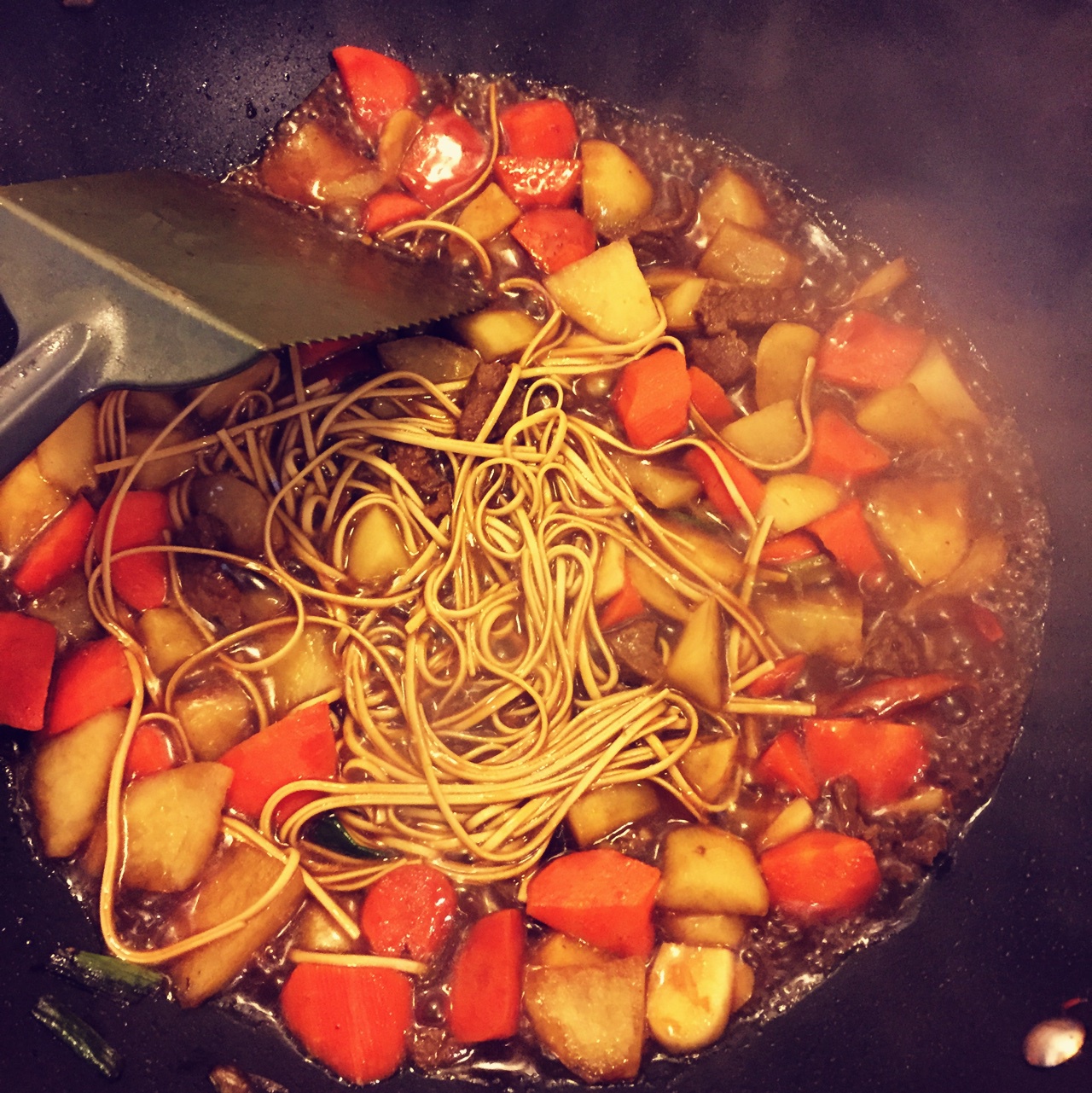 土豆胡萝卜炖猪肉