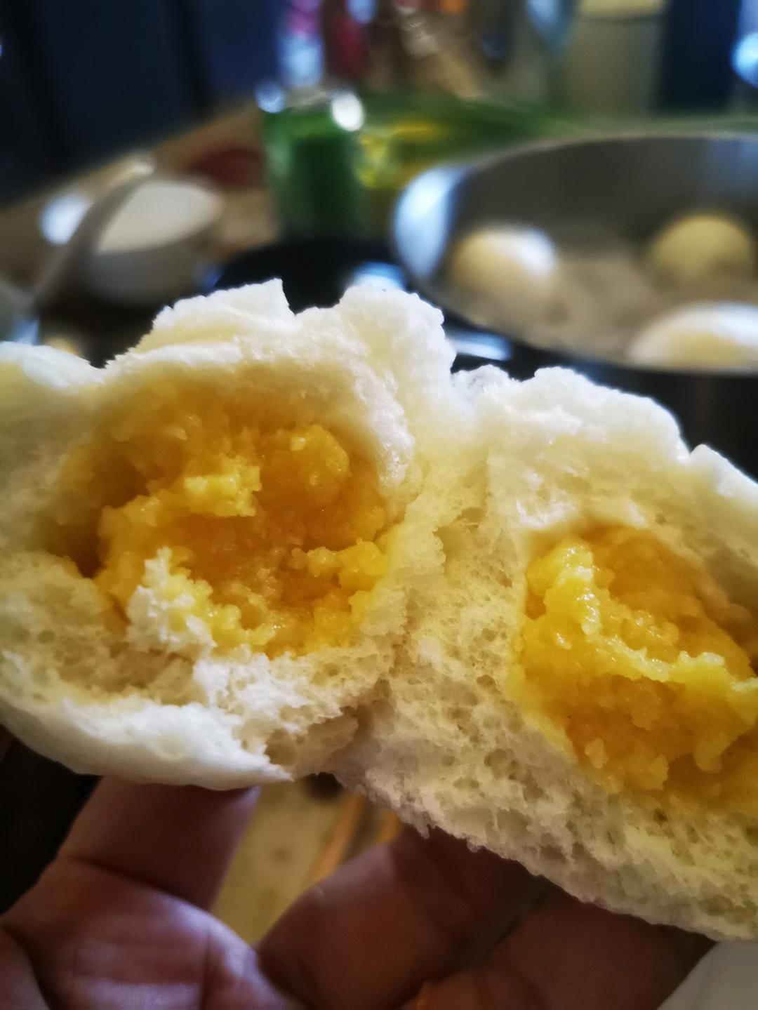 松软香甜的奶黄包，很快就可以搞定。