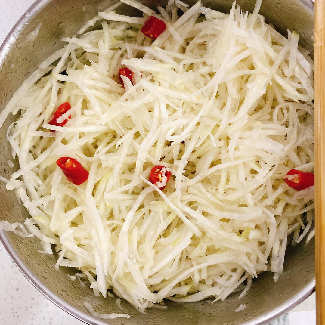 炝拌苤蓝丝