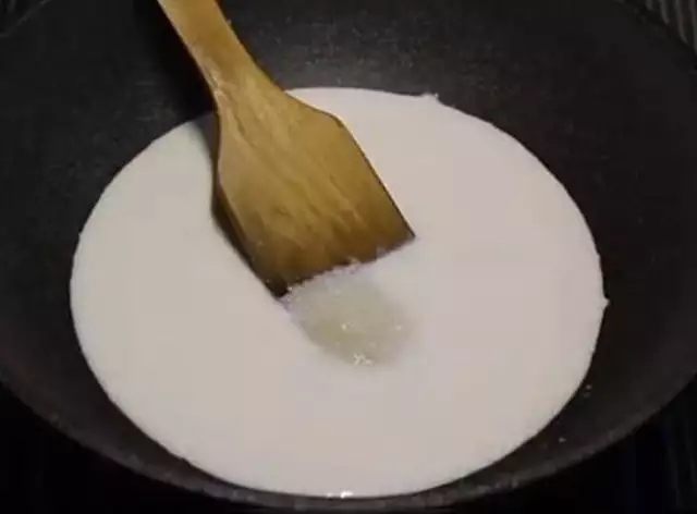 炸牛奶的做法 步骤1