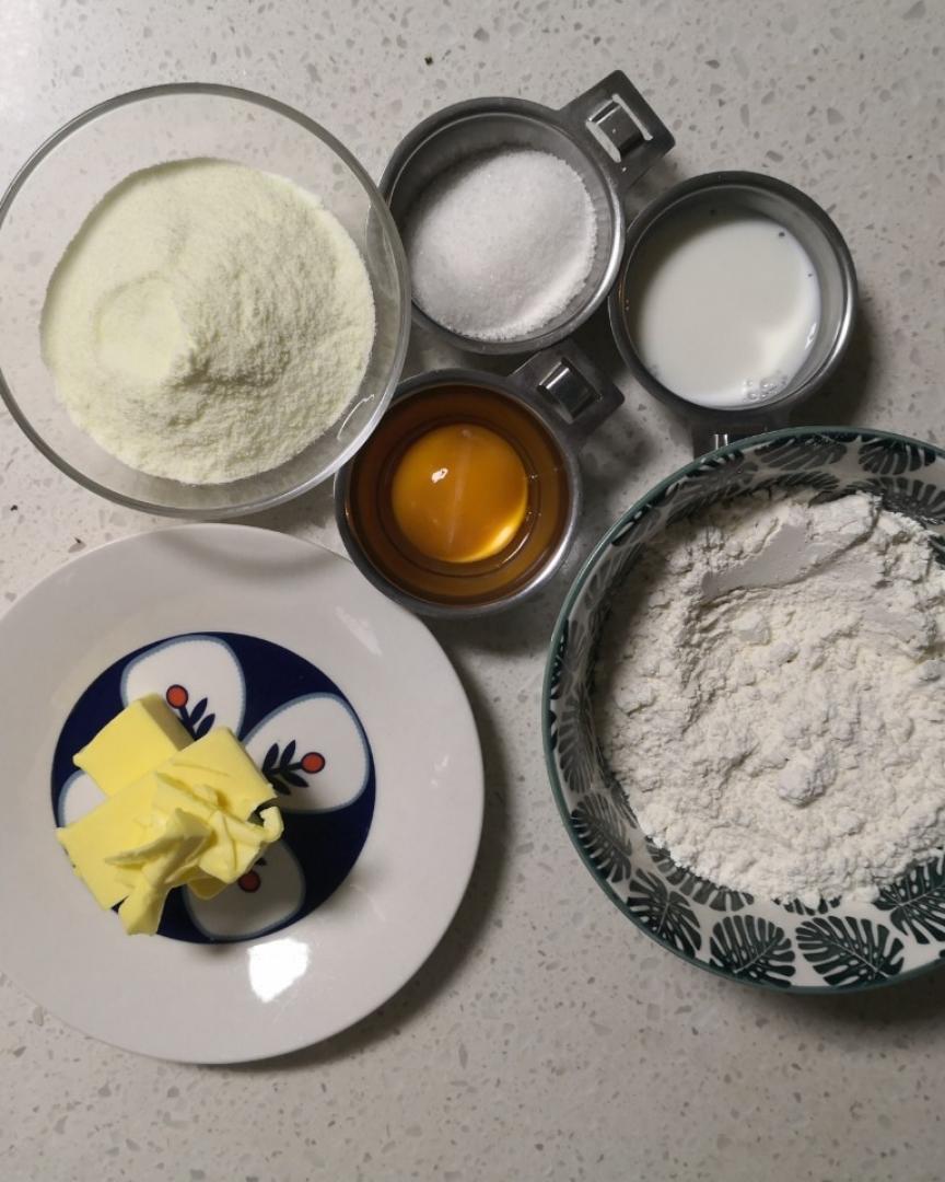 纯奶手撕吐司的做法 步骤1