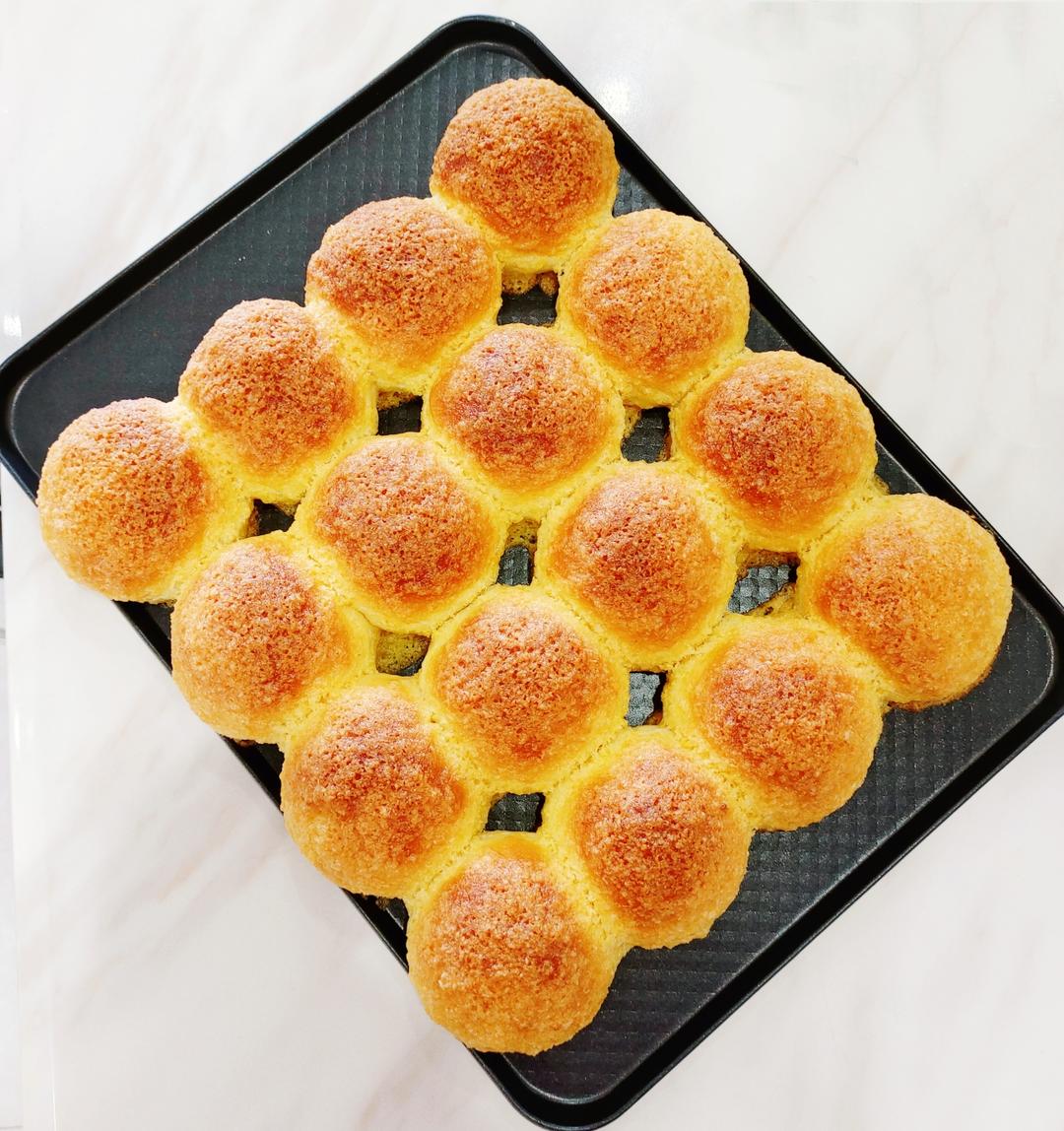 椰蓉面包这么做，不出油松软又好吃，是我理想中餐包的样子！