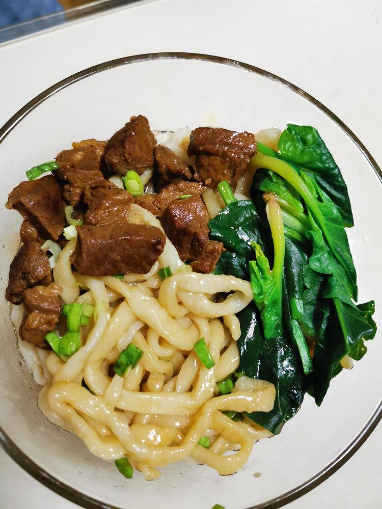 【红烧羊肉煨面】
