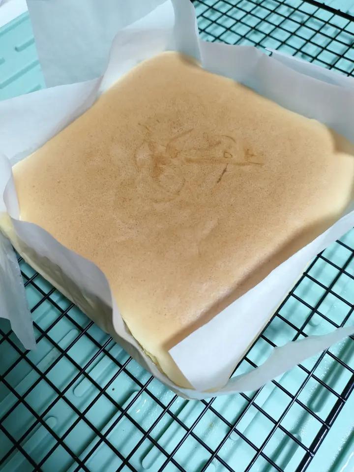 轻芝士（乳酪）蛋糕