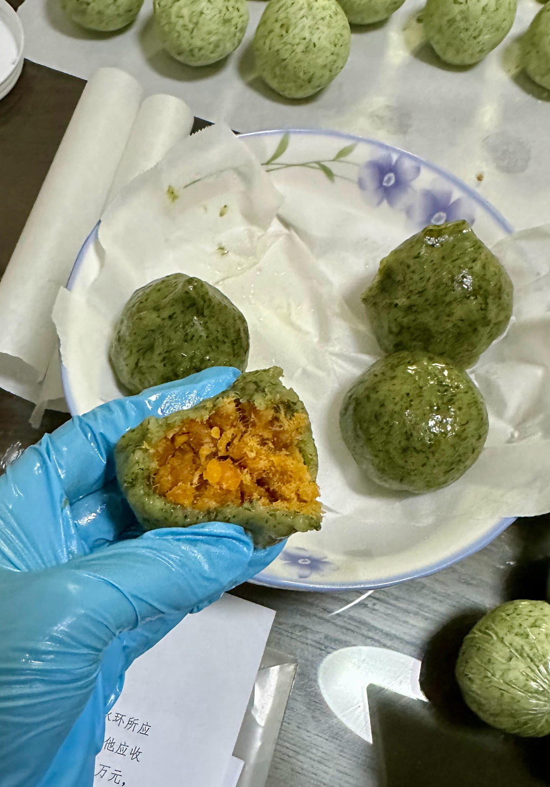 清明必吃的艾草青团