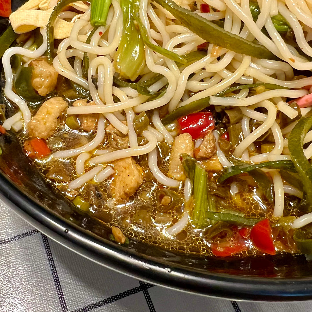 超简单的肉末米线