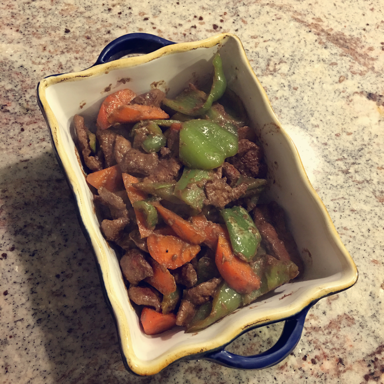 美丽的爆炒牛肝