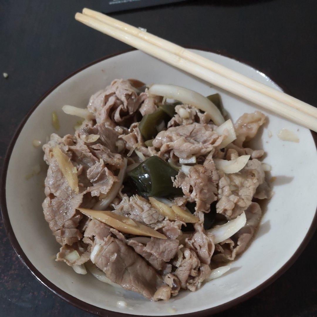 凉拌肥牛卷