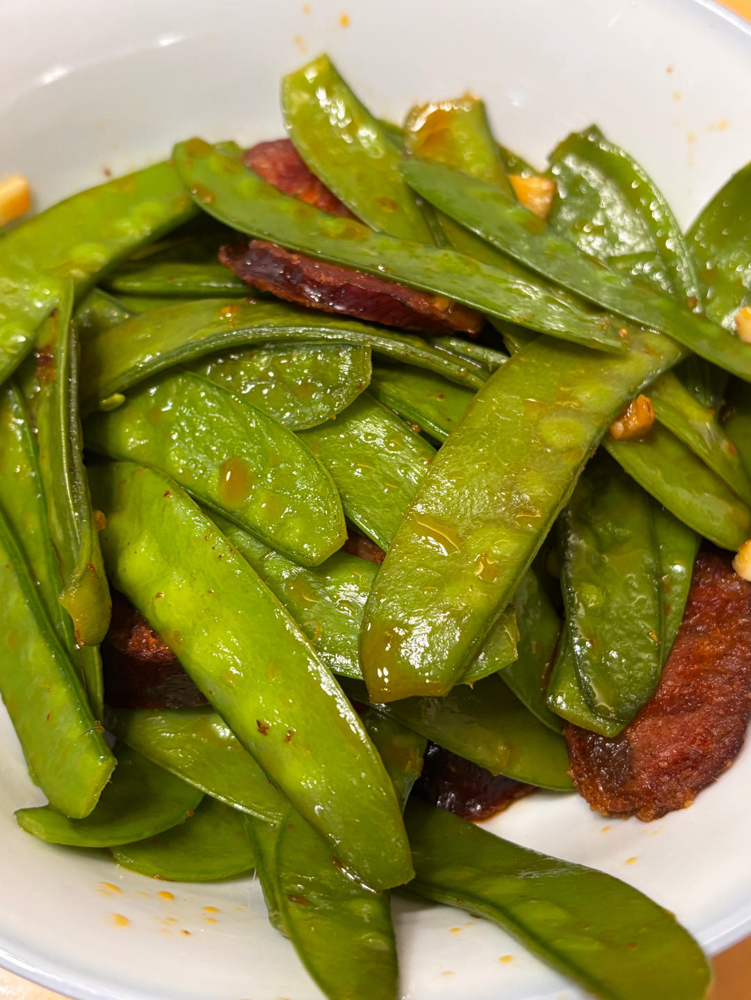 无比简单的荷兰豆炒腊肠，营养又好吃～！