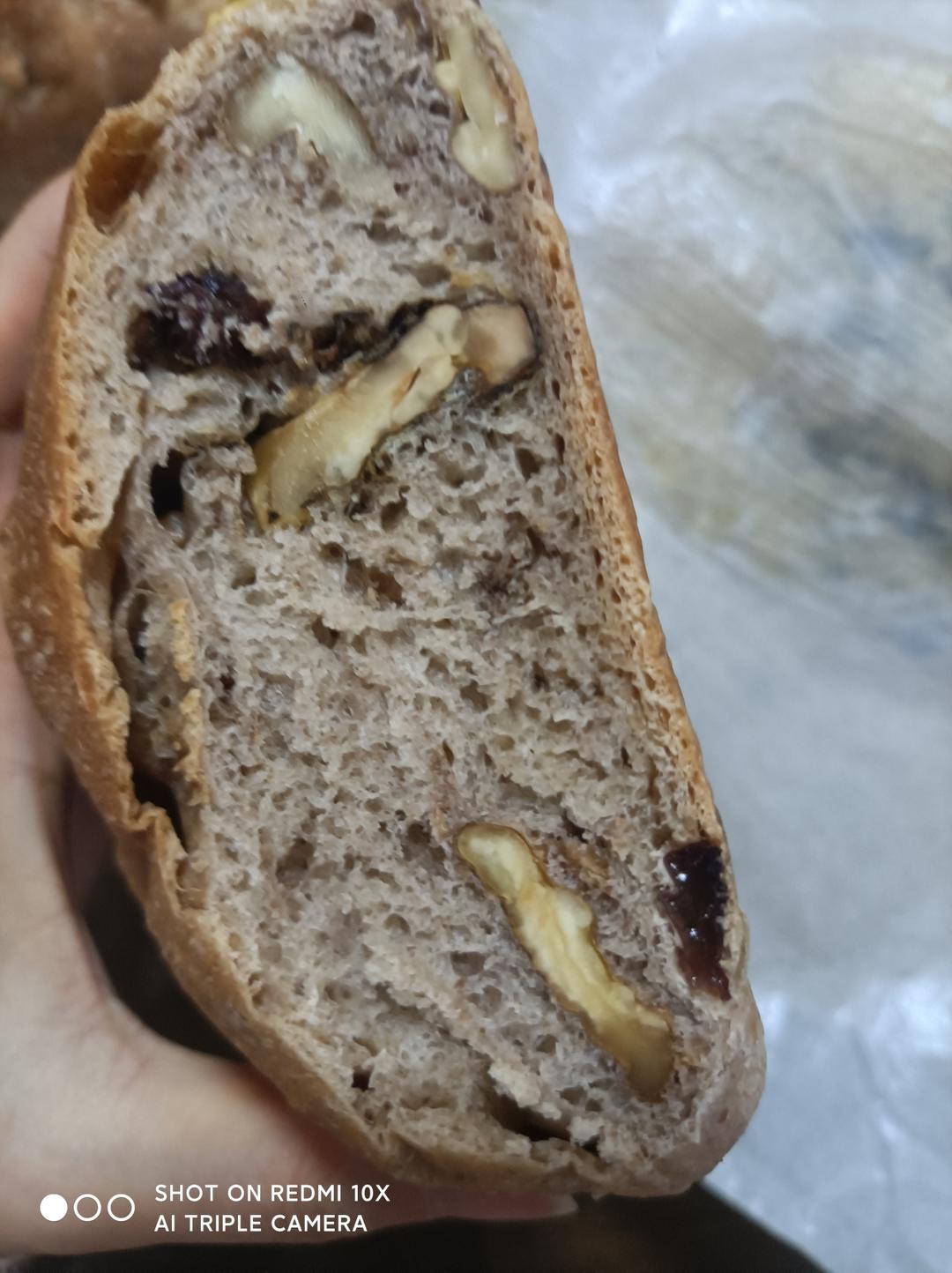 全麦蔓越莓核桃软欧包