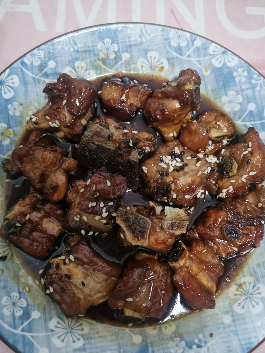 糖醋排骨的家常做法，色泽红亮，口感醇厚，好吃的停不下来