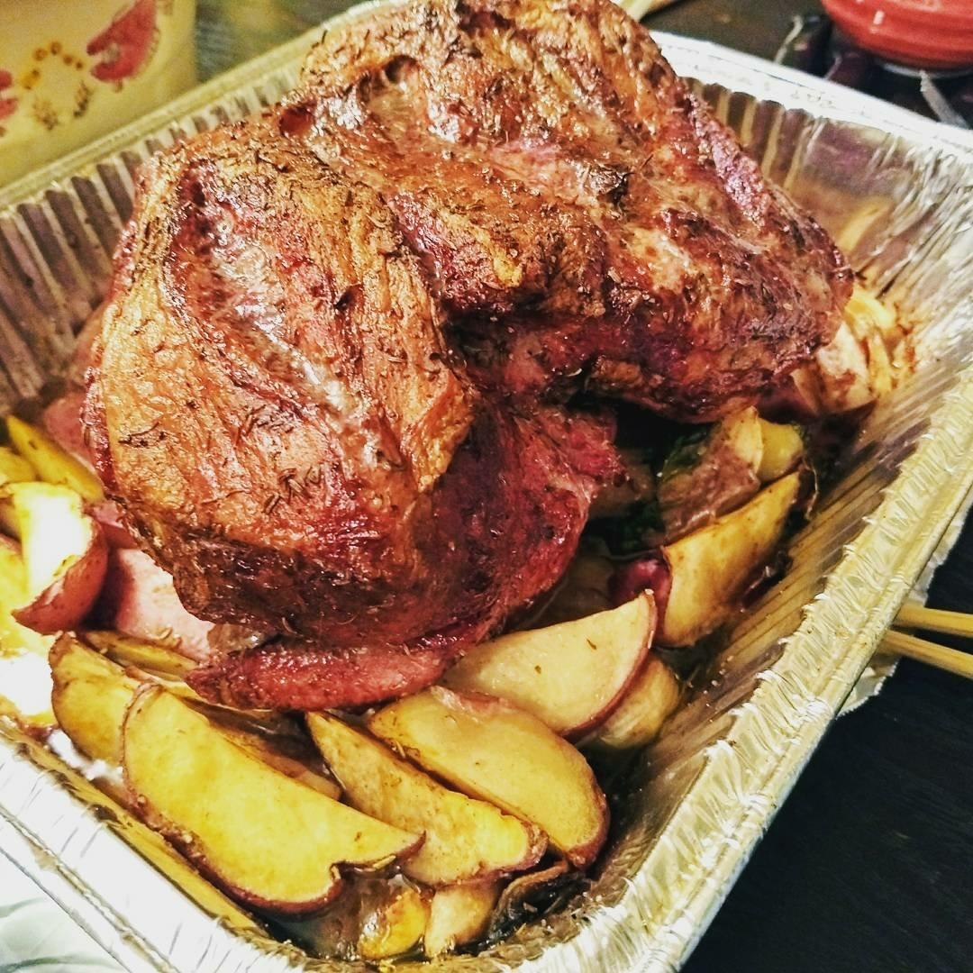 孜然蒜香烤羊腿