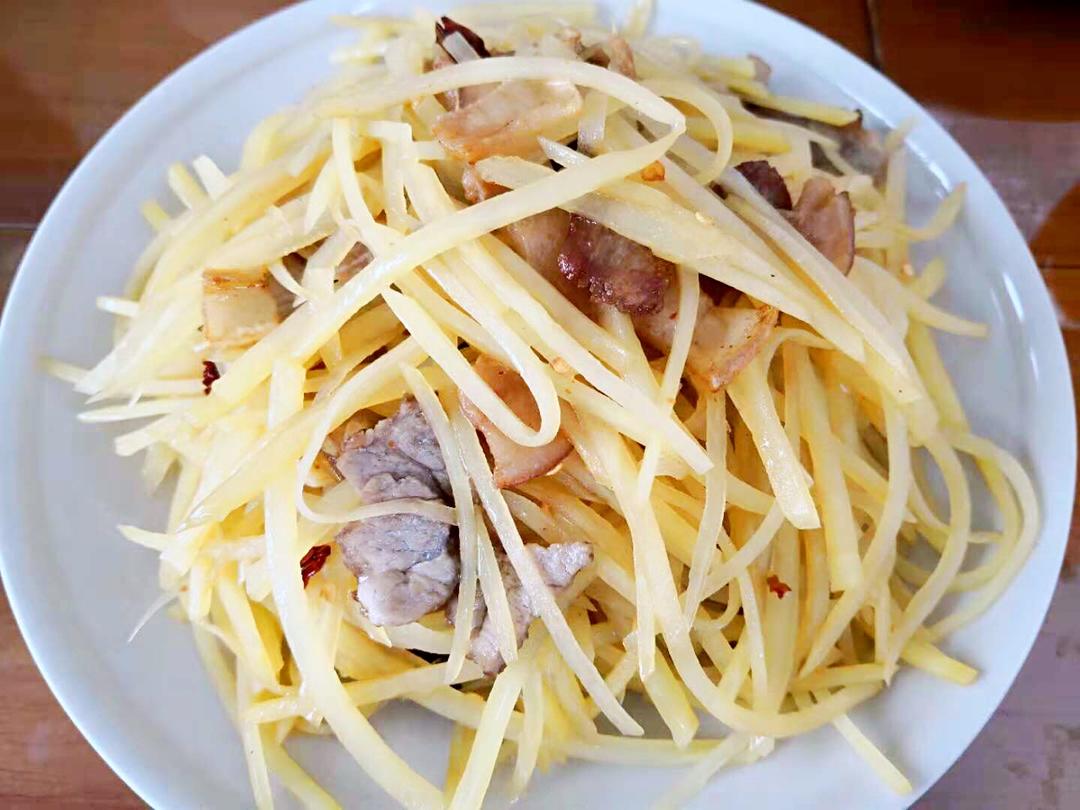 厨师长教你：“炝炒土豆丝”的家常做法，口感爽脆
