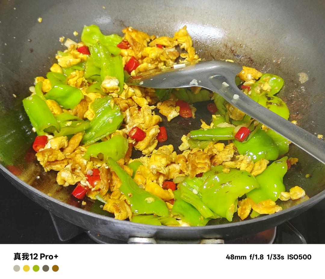 五分钟炒个能吃两碗饭的辣椒炒鸡蛋