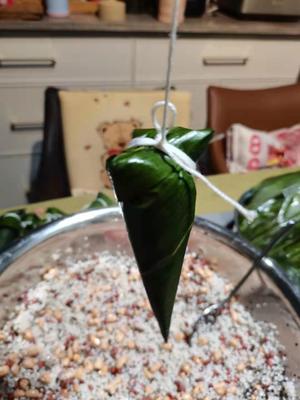 粽子（红豆花生馅&保存新鲜粽叶的方法）的做法 步骤13