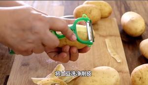 百里香土豆片的做法 步骤1
